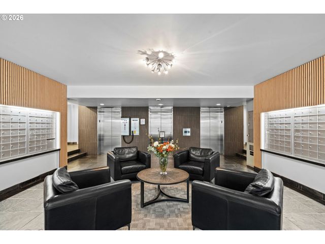 255 Sw HARRISON St 5C, Portland, OR 97201