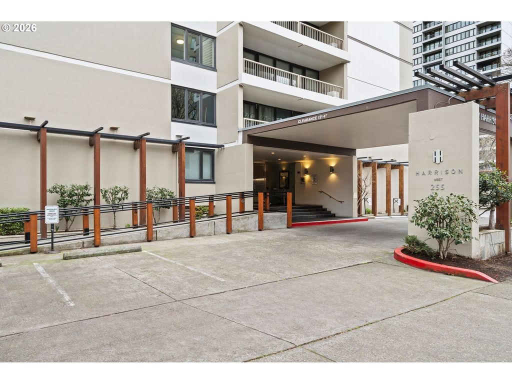 255 Sw HARRISON St 5C, Portland, OR 97201