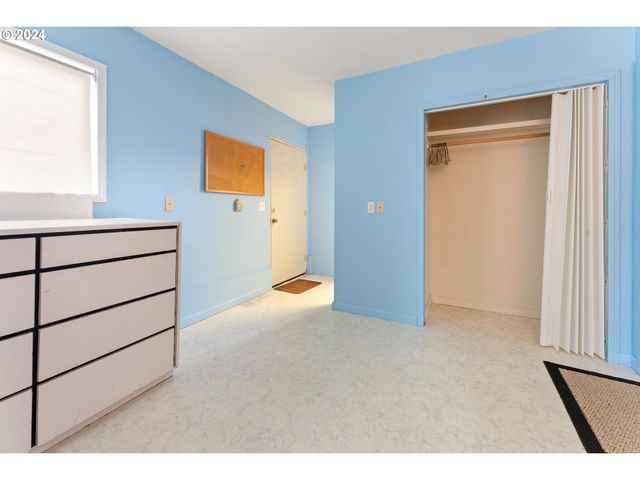 7 POND Ln, Lakeside, OR 97449