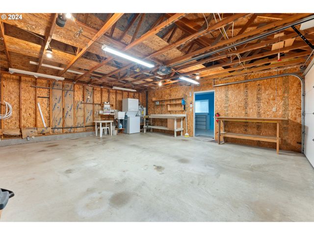 7 POND Ln, Lakeside, OR 97449