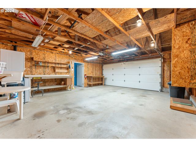 7 POND Ln, Lakeside, OR 97449