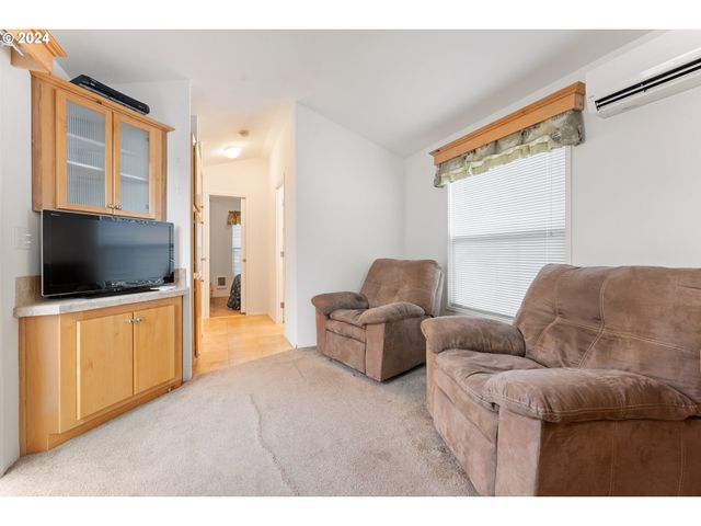 7 POND Ln, Lakeside, OR 97449