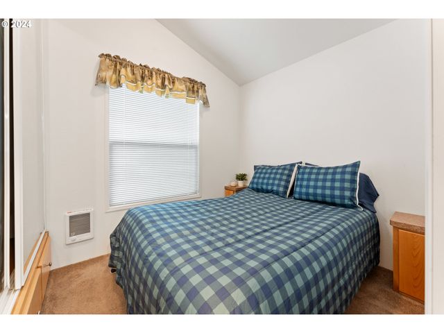 7 POND Ln, Lakeside, OR 97449