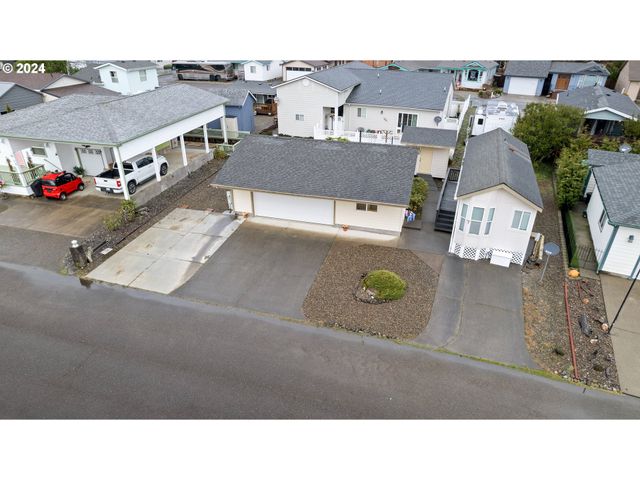 7 POND Ln, Lakeside, OR 97449