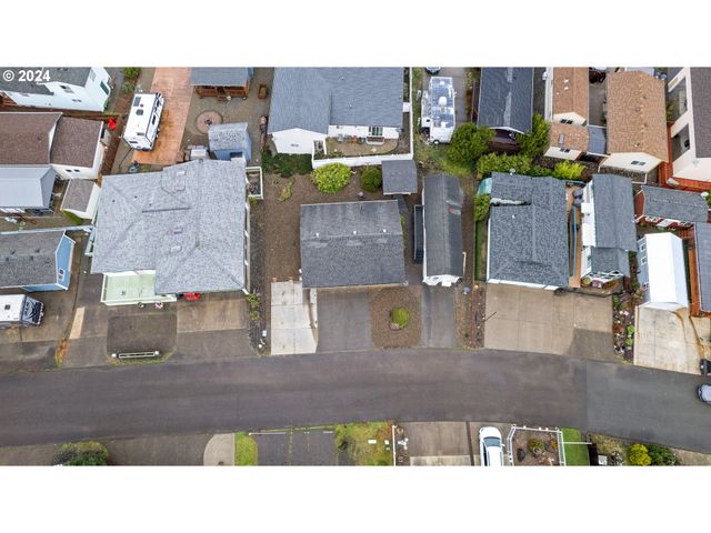 7 POND Ln, Lakeside, OR 97449