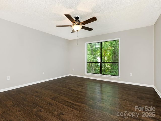 7378 Winery Lane, Charlotte, NC 28227