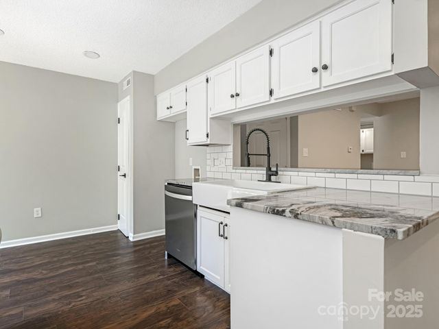7378 Winery Lane, Charlotte, NC 28227