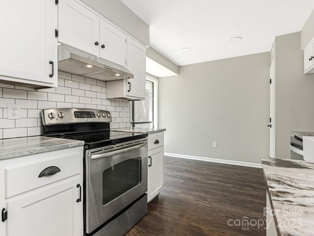 7378 Winery Lane, Charlotte, NC 28227