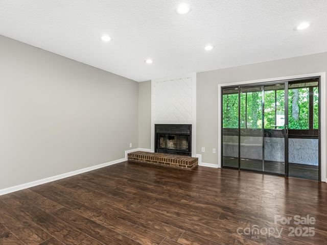 7378 Winery Lane, Charlotte, NC 28227