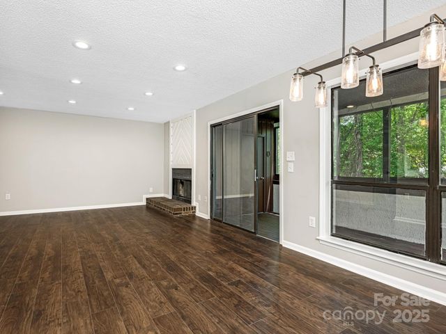 7378 Winery Lane, Charlotte, NC 28227