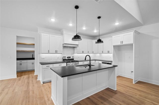 7872 Teton Trail Avenue, Springdale, AR 72762