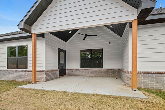 7872 Teton Trail Avenue, Springdale, AR 72762