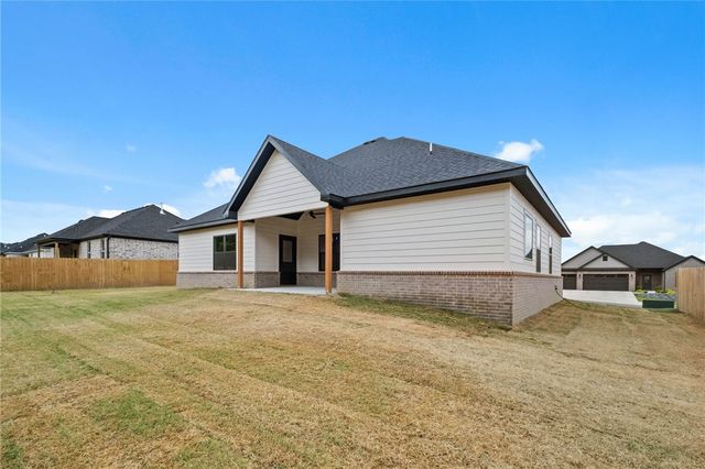 7872 Teton Trail Avenue, Springdale, AR 72762