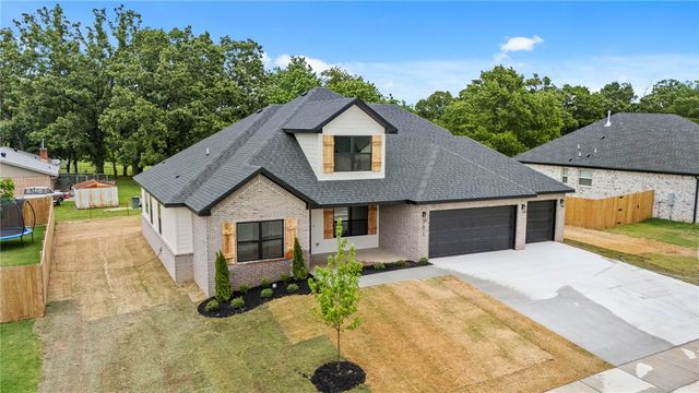 7872 Teton Trail Avenue, Springdale, AR 72762