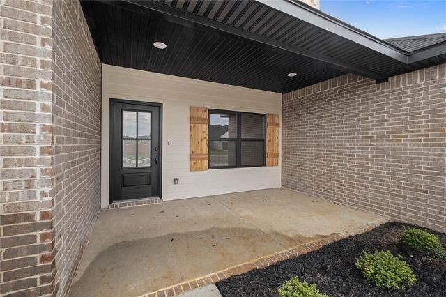 7872 Teton Trail Avenue, Springdale, AR 72762