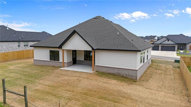 7872 Teton Trail Avenue, Springdale, AR 72762