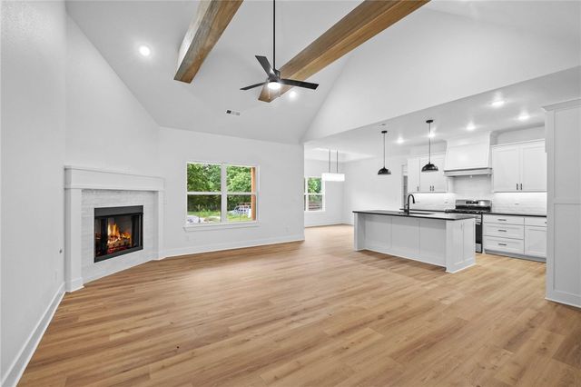 7872 Teton Trail Avenue, Springdale, AR 72762