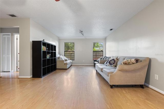 15648 BEAR CREEK DRIVE, Tampa, FL 33624