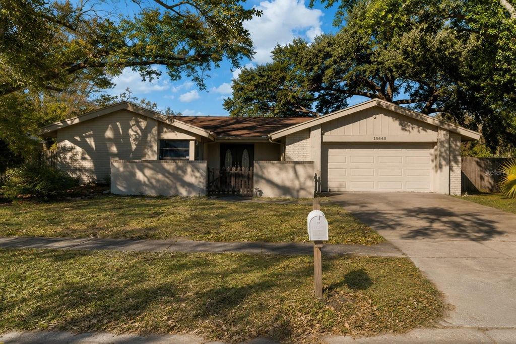 15648 BEAR CREEK DRIVE, Tampa, FL 33624