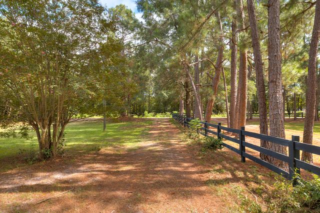 116 W Sumter Street W, Mayesville, SC 29104