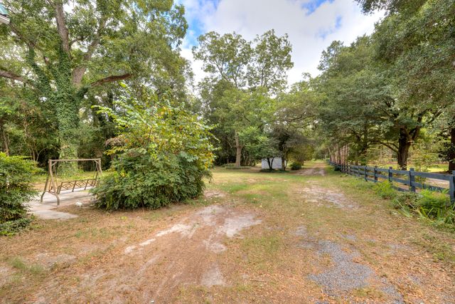 116 W Sumter Street W, Mayesville, SC 29104