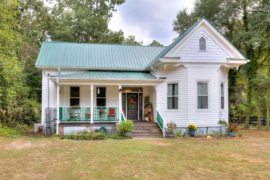 116 W Sumter Street W, Mayesville, SC 29104