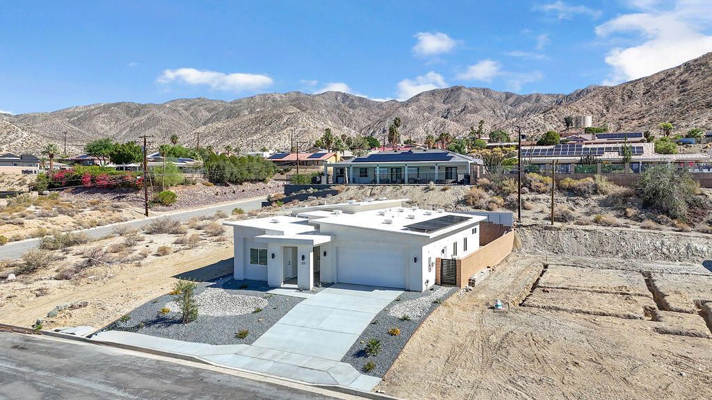 Image 4 of property listing at 66778 Casa Grande Drive, Desert Hot Springs, CA 92240
