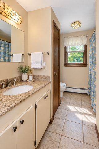 31 Pikes Hill Rd, Sterling, MA 01564