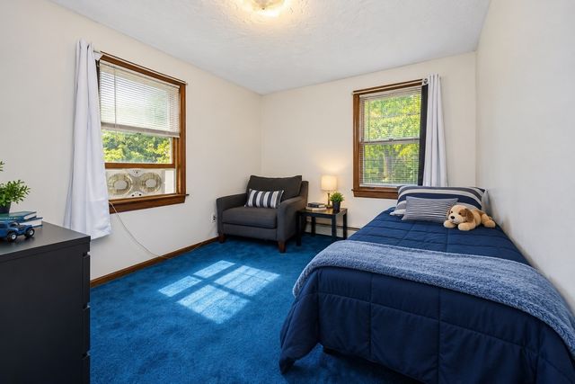 31 Pikes Hill Rd, Sterling, MA 01564
