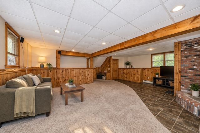 31 Pikes Hill Rd, Sterling, MA 01564