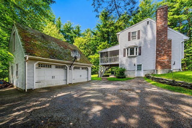31 Pikes Hill Rd, Sterling, MA 01564