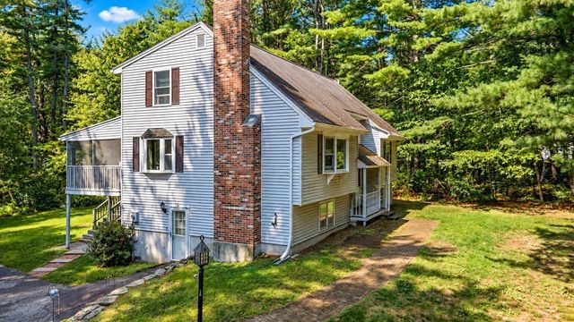 31 Pikes Hill Rd, Sterling, MA 01564