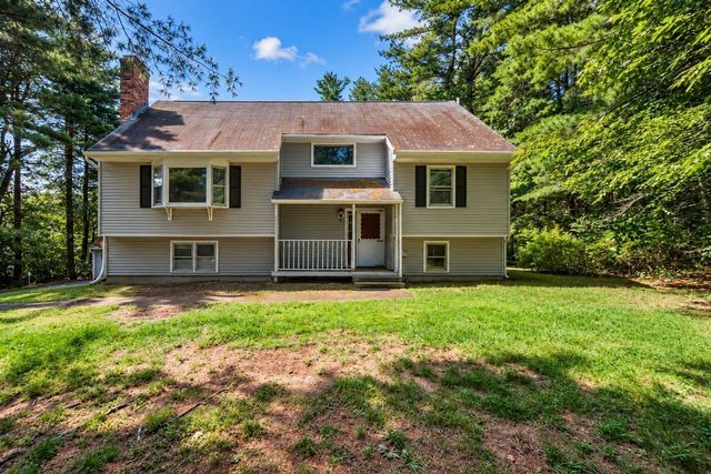 31 Pikes Hill Rd, Sterling, MA 01564