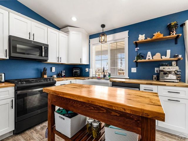 718 S Palomino Way, Pueblo West, CO 81007