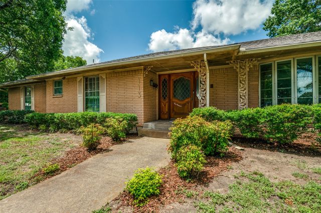113 Overhill Drive, Waxahachie, TX 75165