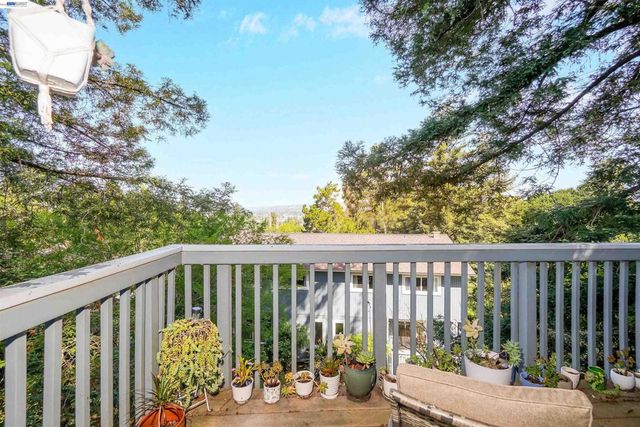2294 D St, Hayward, CA 94541