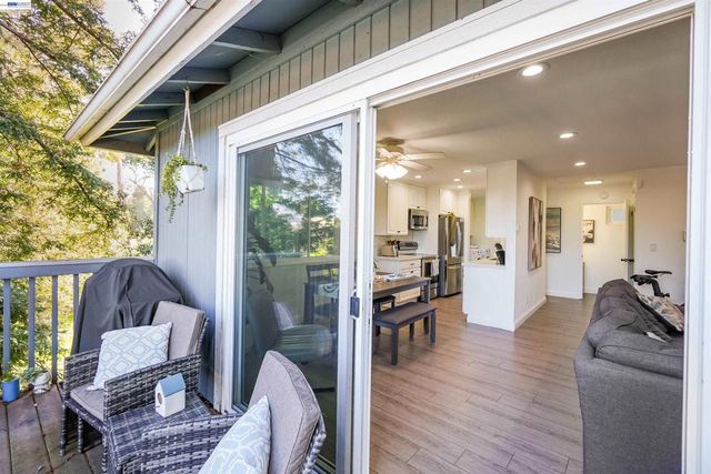 2294 D St, Hayward, CA 94541