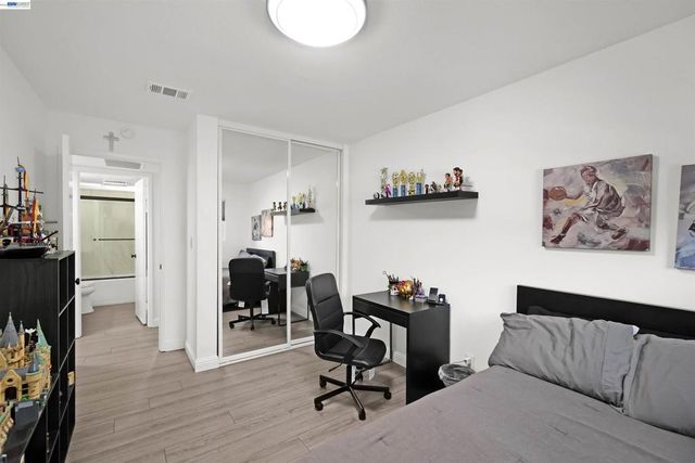 2294 D St, Hayward, CA 94541
