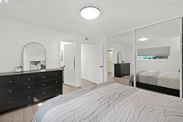 2294 D St, Hayward, CA 94541