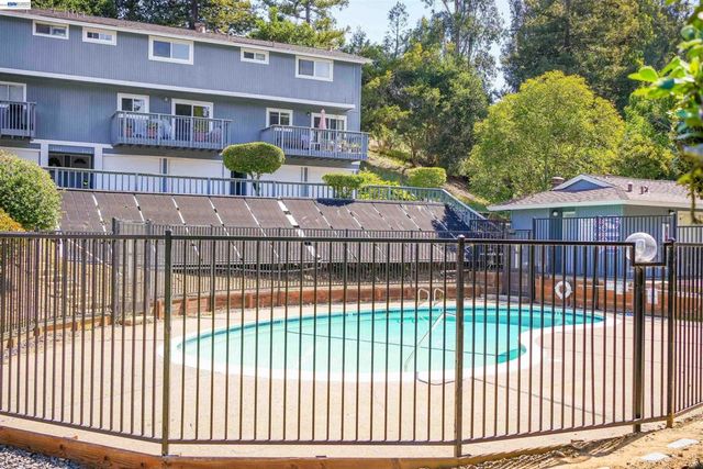 2294 D St, Hayward, CA 94541
