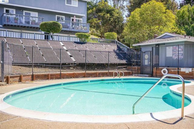 2294 D St, Hayward, CA 94541