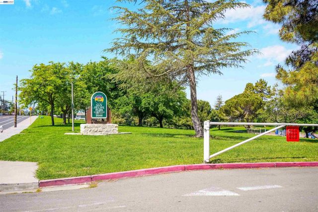 2294 D St, Hayward, CA 94541