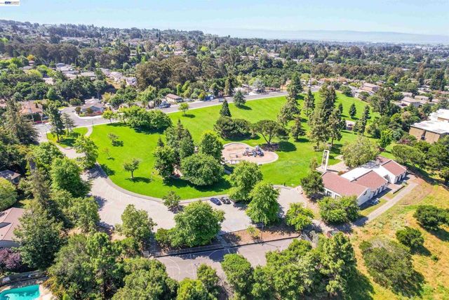 2294 D St, Hayward, CA 94541