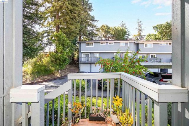 2294 D St, Hayward, CA 94541