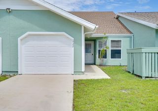 1722 SE Balmoral Court, Port St Lucie, FL 34952