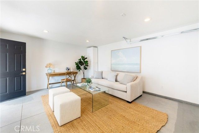 3890 S Harvard Boulevard, Los Angeles, CA 90062