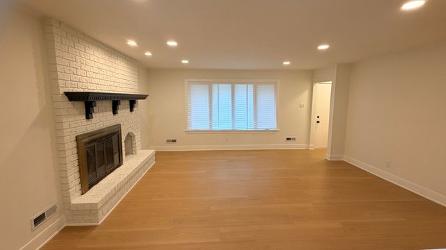 16067 SCHOOL Street, South Holland, IL 60473