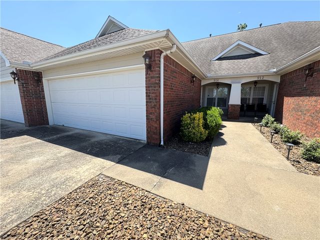 914 S Dixson Street, Rogers, AR 72758