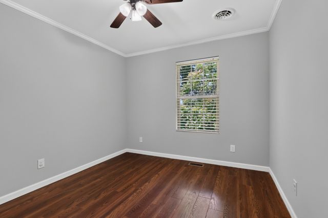 302 Swiper Dr, Smithville, TN 37166