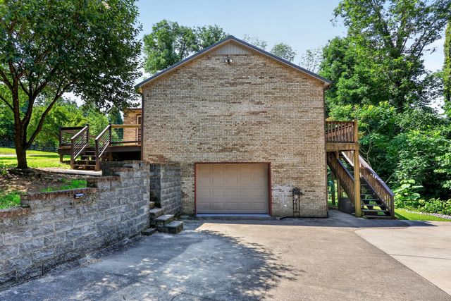 302 Swiper Dr, Smithville, TN 37166